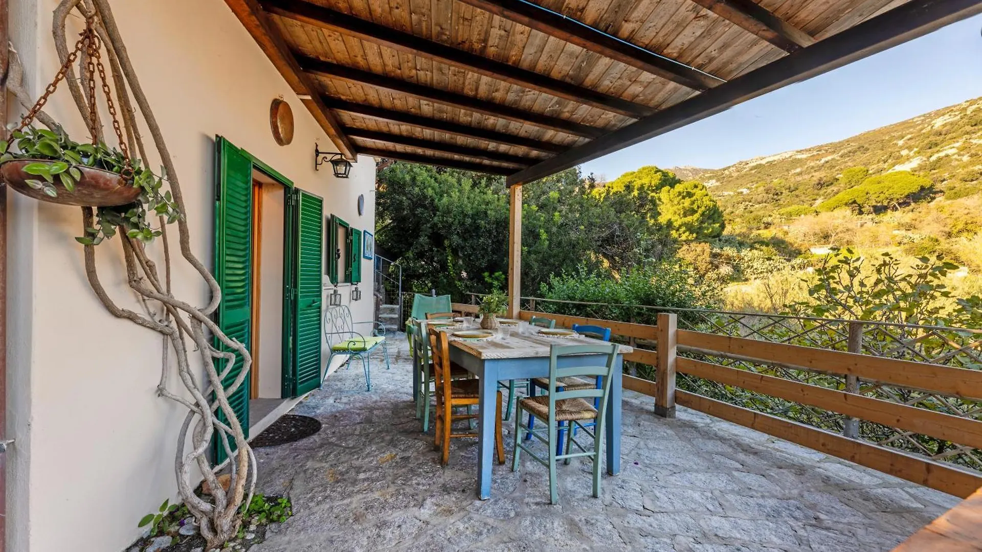 Apartment Appartamenti Del Sole - Goelba Seccheto Italy