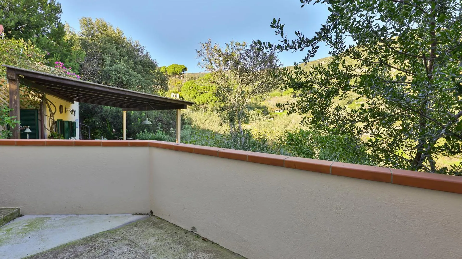 Apartment Appartamenti Del Sole - Goelba Seccheto Italy